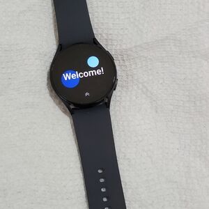 Samsung - Galaxy Watch5 Aluminum Smartwatch 40mm BT - Graphiteope